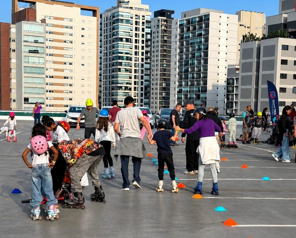 Patinação gratuita no Shopping West Plaza será atração de lazer para as famílias no dia 24 de outubro